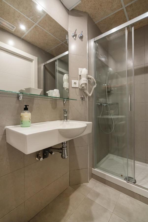 Hostal House Barcelona Ngoại thất bức ảnh